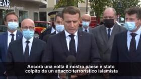 Macron: “Francia è sotto attacco, non ci arrendiamo”
