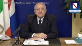 Coronavirus, De Luca: “La bambina che piange perché vuole andare a scuola? L’hanno cresciuta con latte al plutonio”