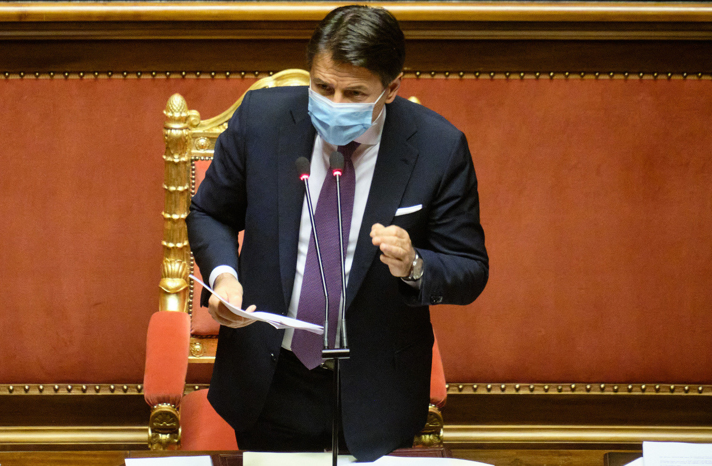 Conte: Stop licenziamenti fino alla fine di marzo