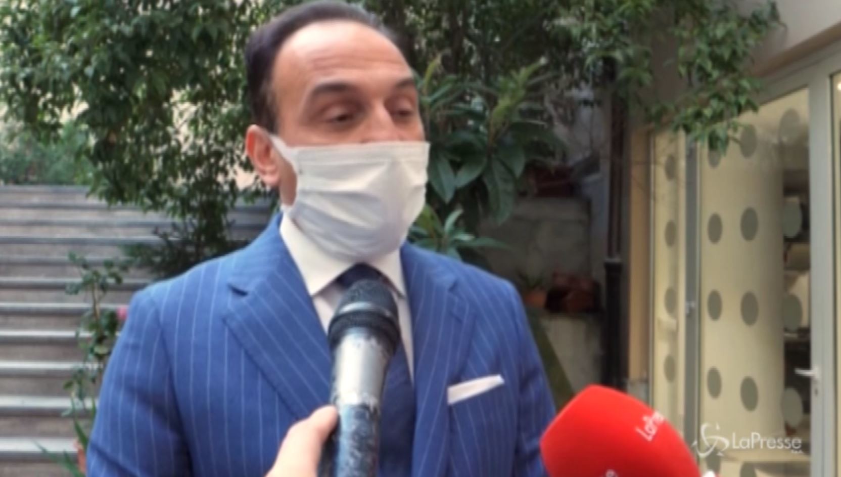 Piemonte, Cirio firma ordinanza: 100% dad superiori e 50% capienza tpl