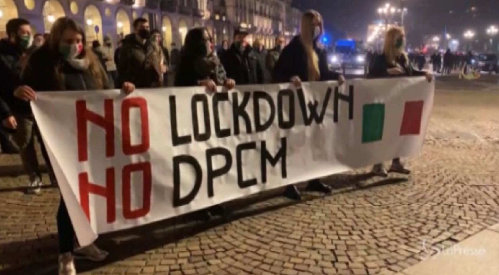 Torino, continua la rabbia dei negozianti contro DPCM: “Falliremo”