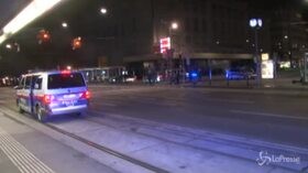 Attacco a Vienna, la polizia sul luogo della sparatoria