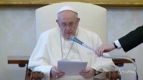 Papa Francesco sulle restrizioni anti Covid: “Seguiamo le regole”