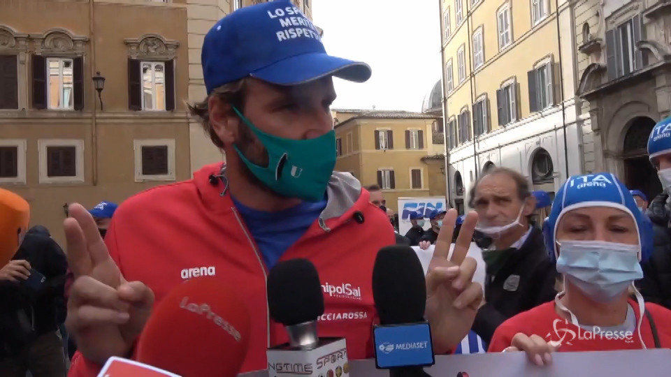 Nuoto, in piazza anche Rosolino e il ‘Setterosa’: “Lo sport merita rispetto”