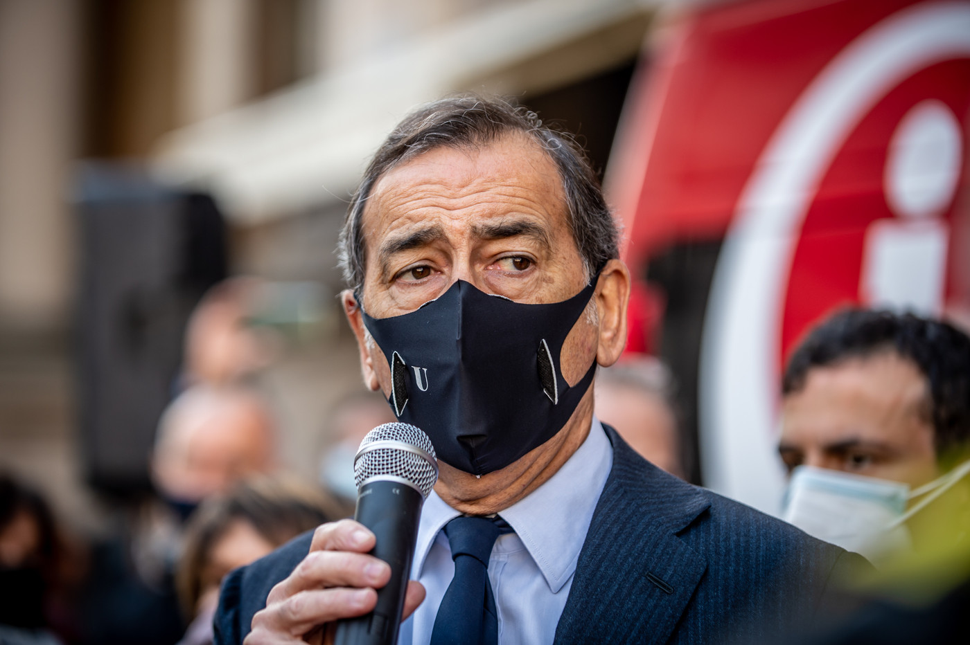 Milano, Sala contro governo: “Bar stanno chiudendo e non sanno se domani riapriranno”