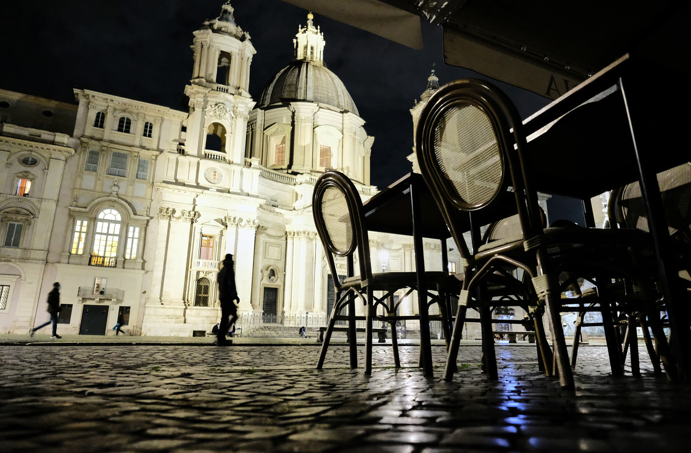 Covid, da oggi in vigore Dpcm: lockdown nelle zone rosse