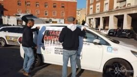 Pisa, corteo di Taxi: “Il Comune non dialoga con la categoria”