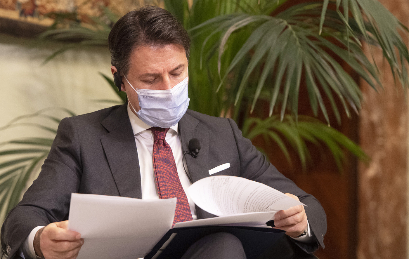 Dpcm, tensione governo-Regioni resta alta. Conte: Non diamo schiaffi a nessuno