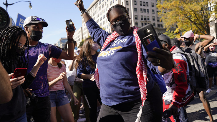 Biden vince le elezioni, festa nelle strade in diverse città - LA FOTOGALLERY