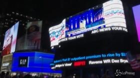 Usa2020: New York celebra Biden e l’Empire State Building si colora di bianco, rosso e blu