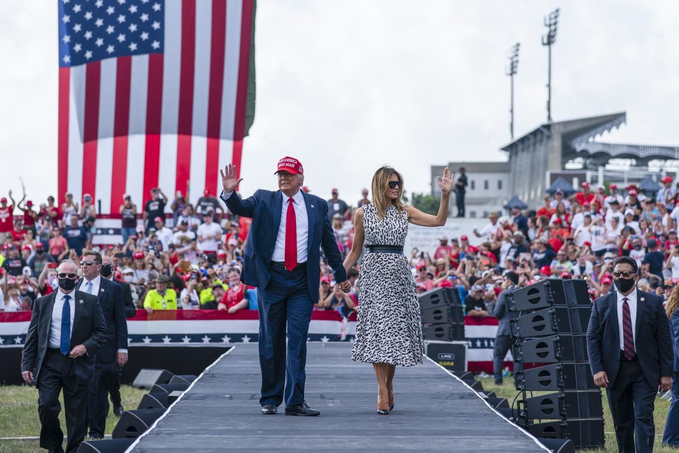 Usa 2020, Trump pronto a battaglia legale: pressing di Melania per rinuncia