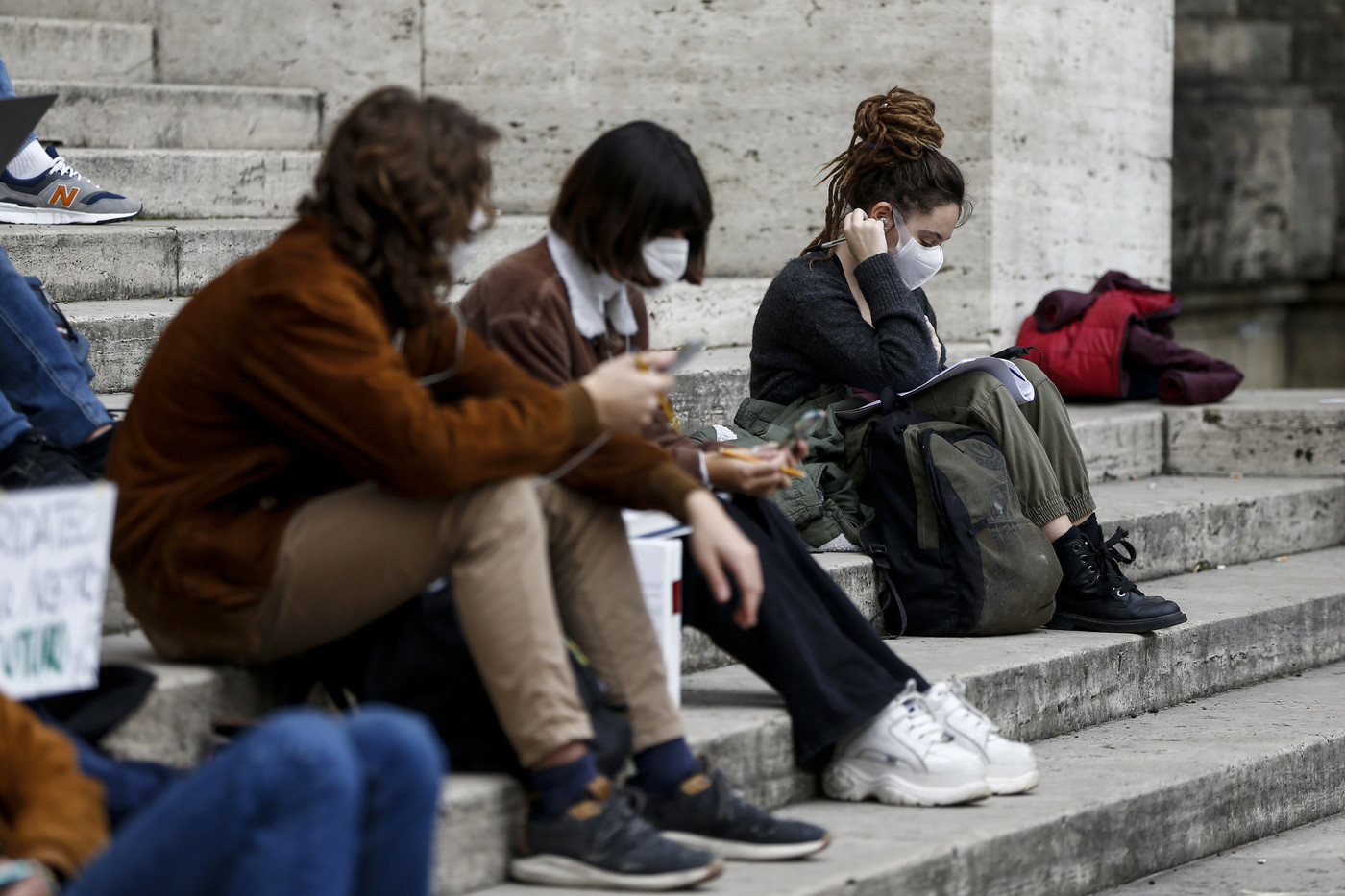 Scuola: al via Didattica a Distanza integrata in scuole superiori in tutta Italia