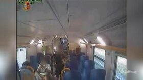 Torino, sgominata la ‘banda del treno’: rapinavano passeggeri sulla linea Torino-Savona