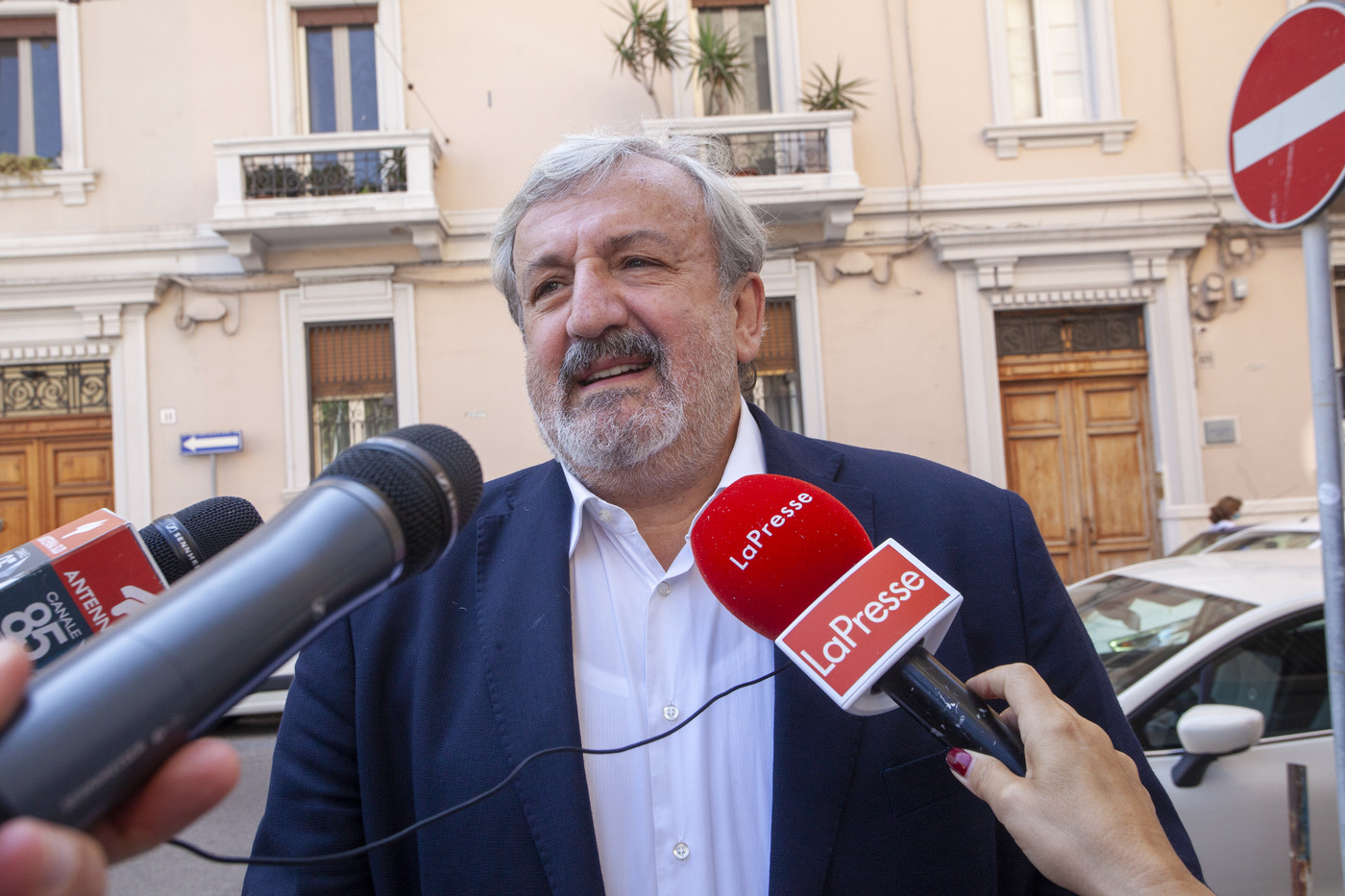 Puglia, Emiliano: “Evitate di mandare i bambini a scuola”