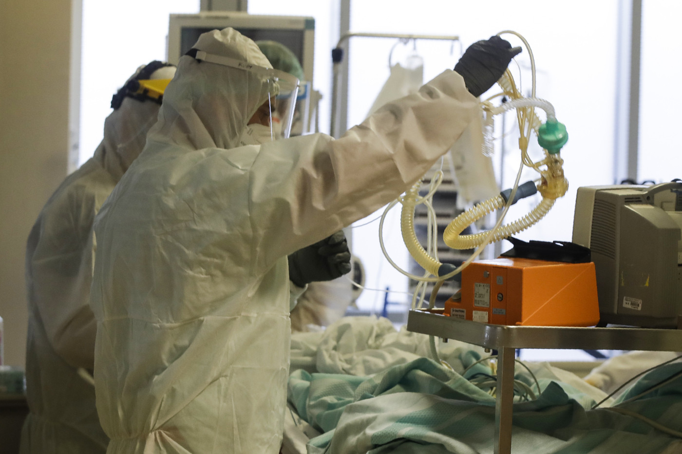 Coronavirus, Iss: “Presto ospedali raggiungeranno soglie critiche”