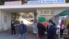 Calabria, sit-in di protesta all’ospedale di Praia a Mare
