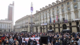 Torino, commercianti in piazza: “Basta alle chiusure imposte dal governo”