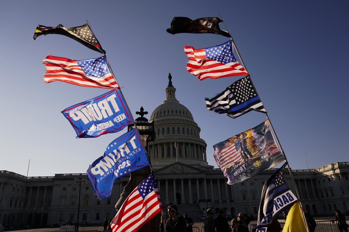 Usa 2020, Trump insiste: Non concedo la vittoria a Biden. Scontri e arresti a Washington