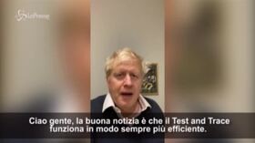 Coronavirus, il premier Johnson parla dall’autoisolamento: “Sto benissimo”