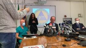 Zaia prova in diretta test Covid fai da te: “Ecco sono negativo”