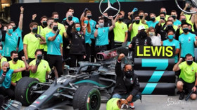 Hamilton, 7° mondiale in F1. Primo sigillo in MotoGP per Mir I VIDEO