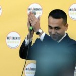 Nasce nuovo M5S: resta tetto 2 mandati ma sì alleanze. Dibba: “Genuflessi a padroni”
