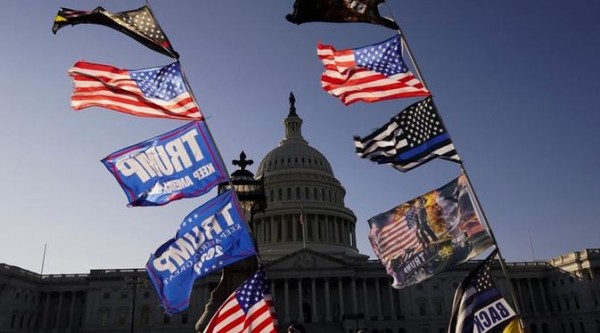 Usa 2020, Trump insiste: Non concedo la vittoria a Biden. Scontri e arresti a Washington