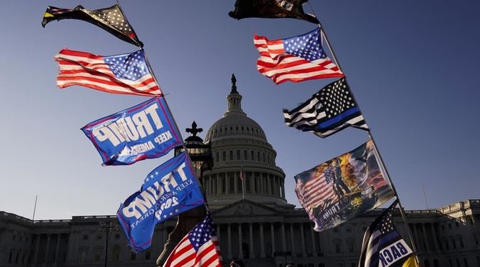 Usa 2020, Trump insiste: Non concedo la vittoria a Biden. Scontri e arresti a Washington