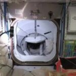 Space X, l’equipaggio arriva sulla stazione ISS: il benvenuto dei colleghi