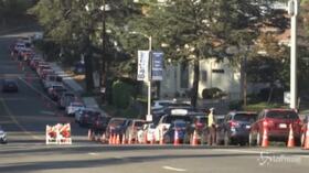Covid, migliaia di persone in fila a Los Angeles per il test gratuito