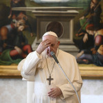 Coronavirus, Papa: “Effetto pandemia durerà a lungo, servono soluzioni creative alla crisi”