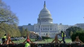 Washington: un albero di Natale alto 55 metri al Campidoglio