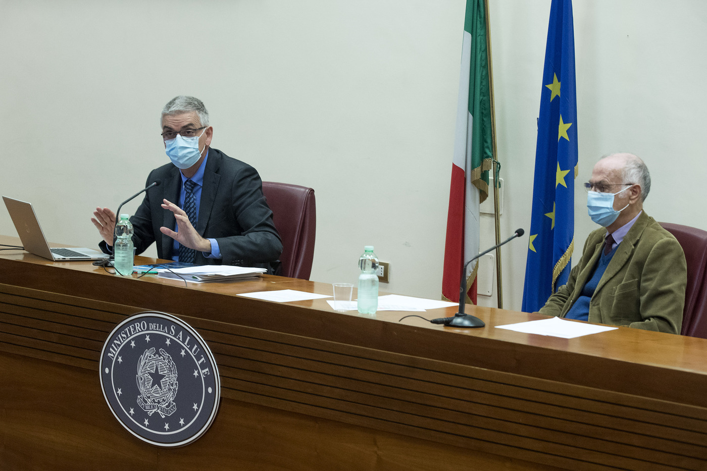 Pandemia, Brusaferro: “Il numero dei casi comincia ad appiattirsi”