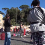 L’associazionismo protesta in piazza del Popolo: “Il governo si è dimenticato di noi”
