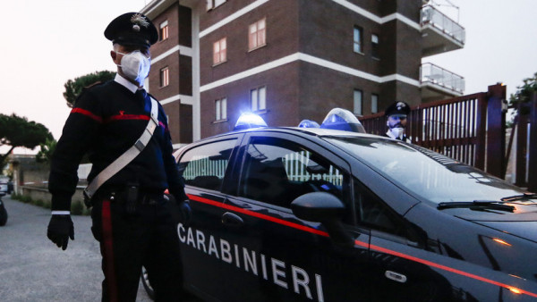 Napoli, donna uccisa in casa a Torre del Greco: fermato il figlio
