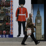 Regno Unito: Johnson annuncia riapertura parziale, ma no ‘liberi tutti’