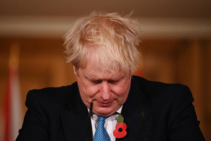 Boris Johnson in conferenza stampa sul tema Covid-19