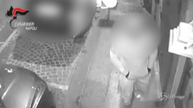 Napoli, sgominata organizzazione specializzata in furti d’auto di lusso: sette arresti