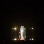 Spazio, Cina lancia sonda per recuperare rocce lunari