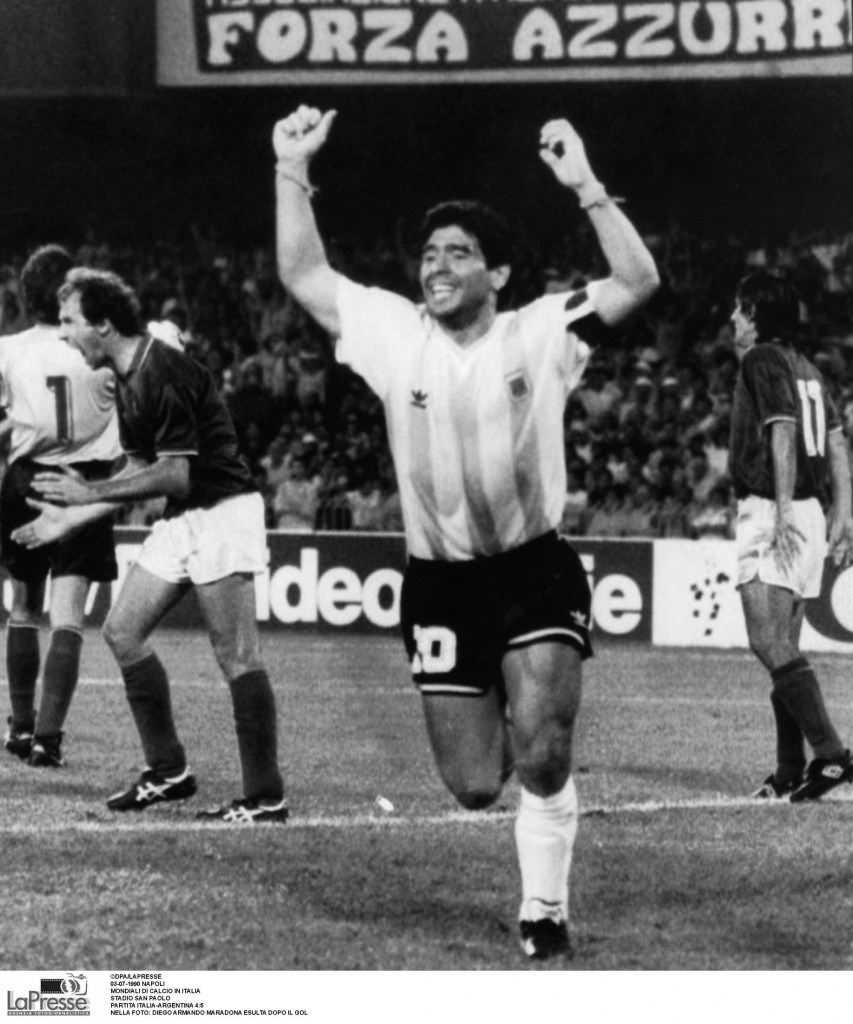 Galleria foto 'Le immagini di un mito: Maradona il Re' - foto 3