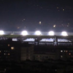 Lo stadio San Paolo illumina la triste notte di Napoli