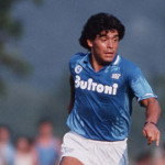 Maradona stroncato da arresto cardiaco in casa. Lutto nazionale in Argentina, Napoli piange il suo eroe