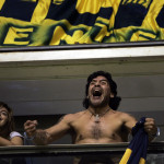 ‘Maradona è megl’ ‘e Pelé’: così il primo calciatore pop ha stregato Napoli