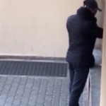 Pioltello, sottrae carta di debito a un’anziana: arrestato mentre cerca di prelevare