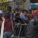 Maradona, i fan spintonano per raggiungere la Casa Rosada