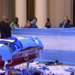 Maradona, i tifosi omaggiano la bara del campione alla Casa Rosada