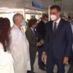 Coronavirus, Pedro Sanchez in visita a ospedale che sta sviluppando vaccino