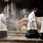 Coronavirus, Bonetti: “Anticipare l’orario della messa di Natale non è un tabù”