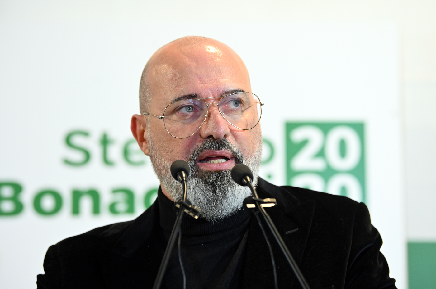 Bonaccini: “Non si possono ricevere notizie la sera per la mattina”