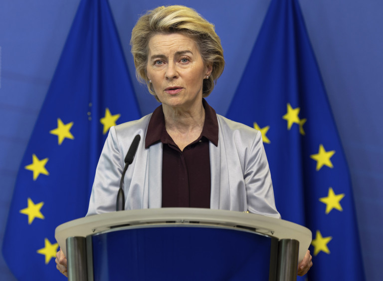 Coronavirus, Von der Leyen annuncia nuovo contratto per vaccini Moderna